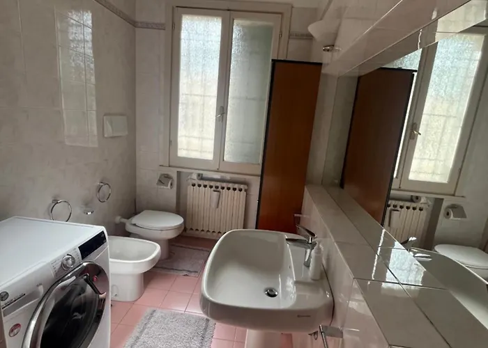 Casa Bianca Con Giardino A Di Formigine Magreta