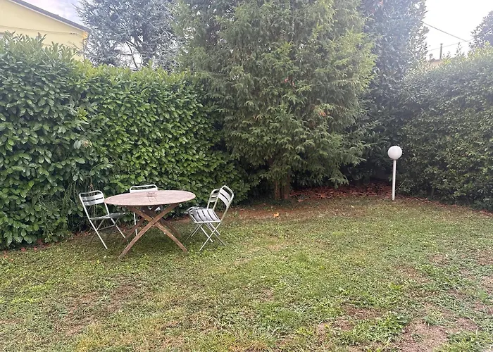 Casa Bianca Con Giardino A Di Formigine アパート *